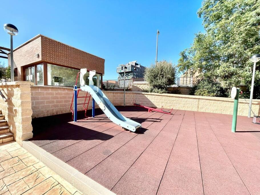 Valleca Tren Sierra Guadalupe 1 Madrid Exterior photo