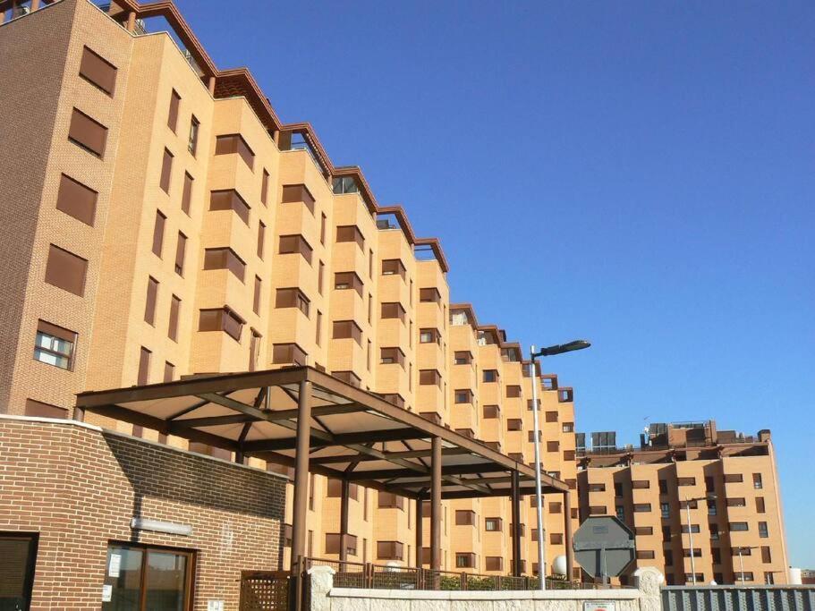 Valleca Tren Sierra Guadalupe 1 Madrid Exterior photo